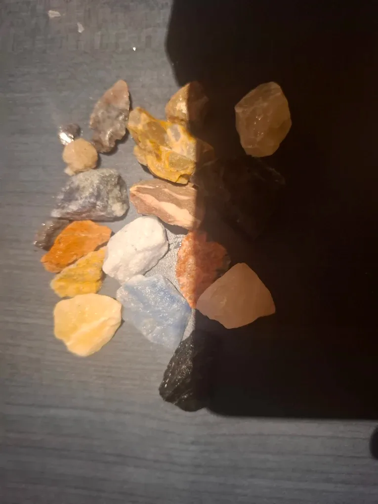Assorted Rocks and Minerals image indicator(3)