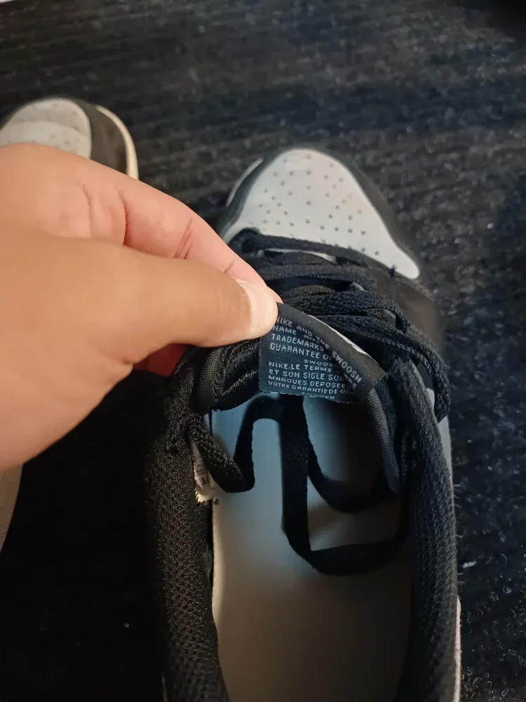 Nike Air Jordan 1 Low Shadow image indicator(5)