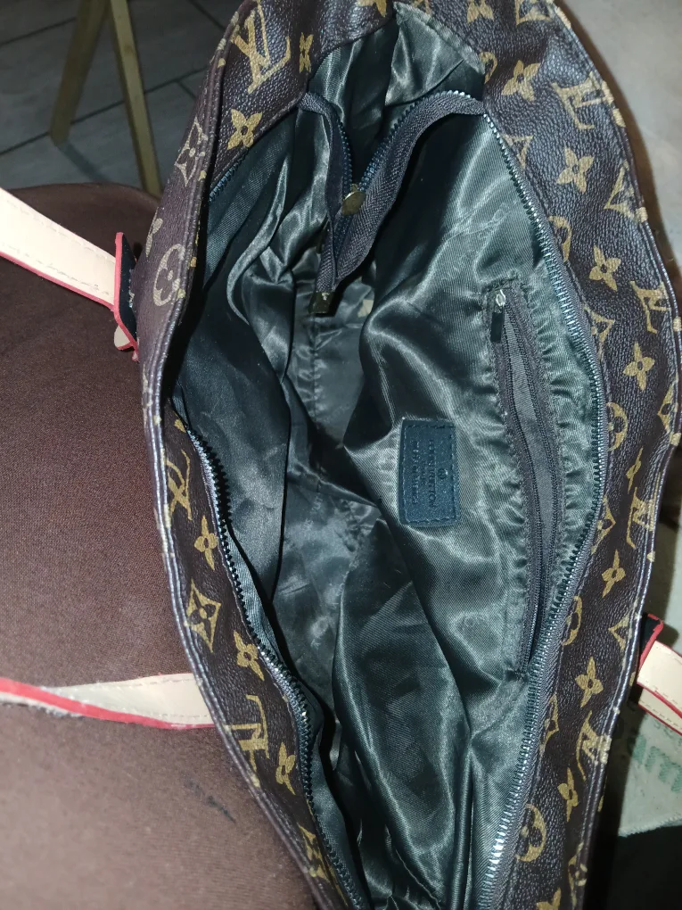 Louis Vuitton Monogram Canvas Tote Bag image indicator(3)