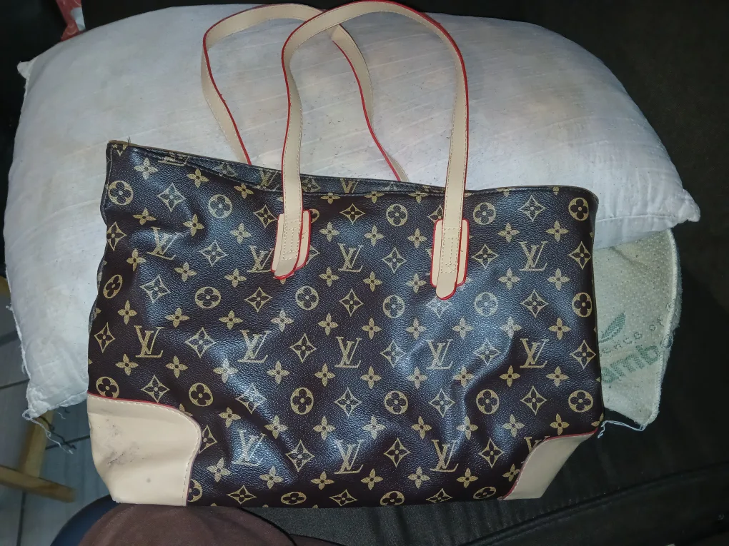 Louis Vuitton Monogram Canvas Tote Bag image indicator(4)