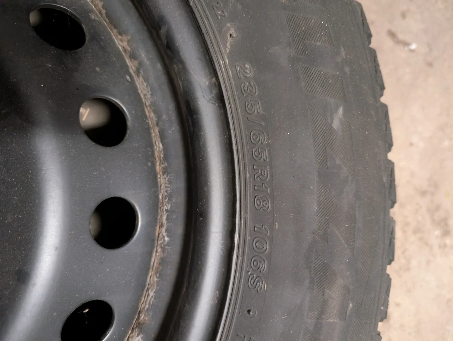 235/65R18 set of 4 Tires with Steel Rim Nissan 2015 image indicator(3)