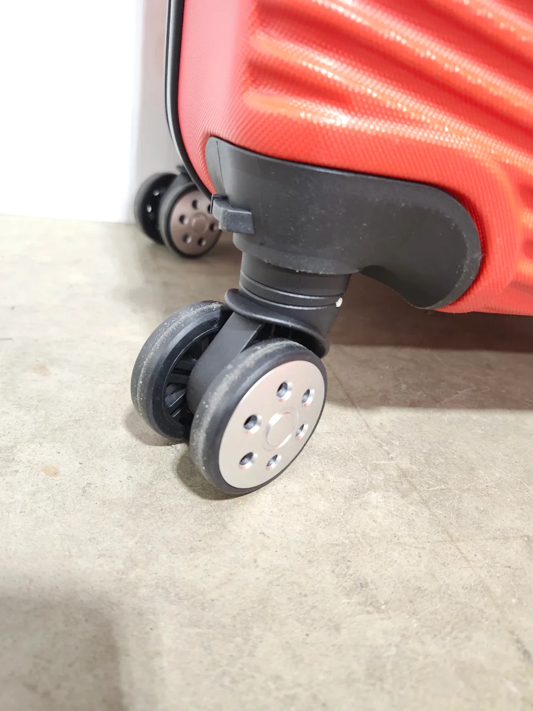 Toscano Hardside Luggage Large Medium Carry On Baggage On Sale image indicator(5)