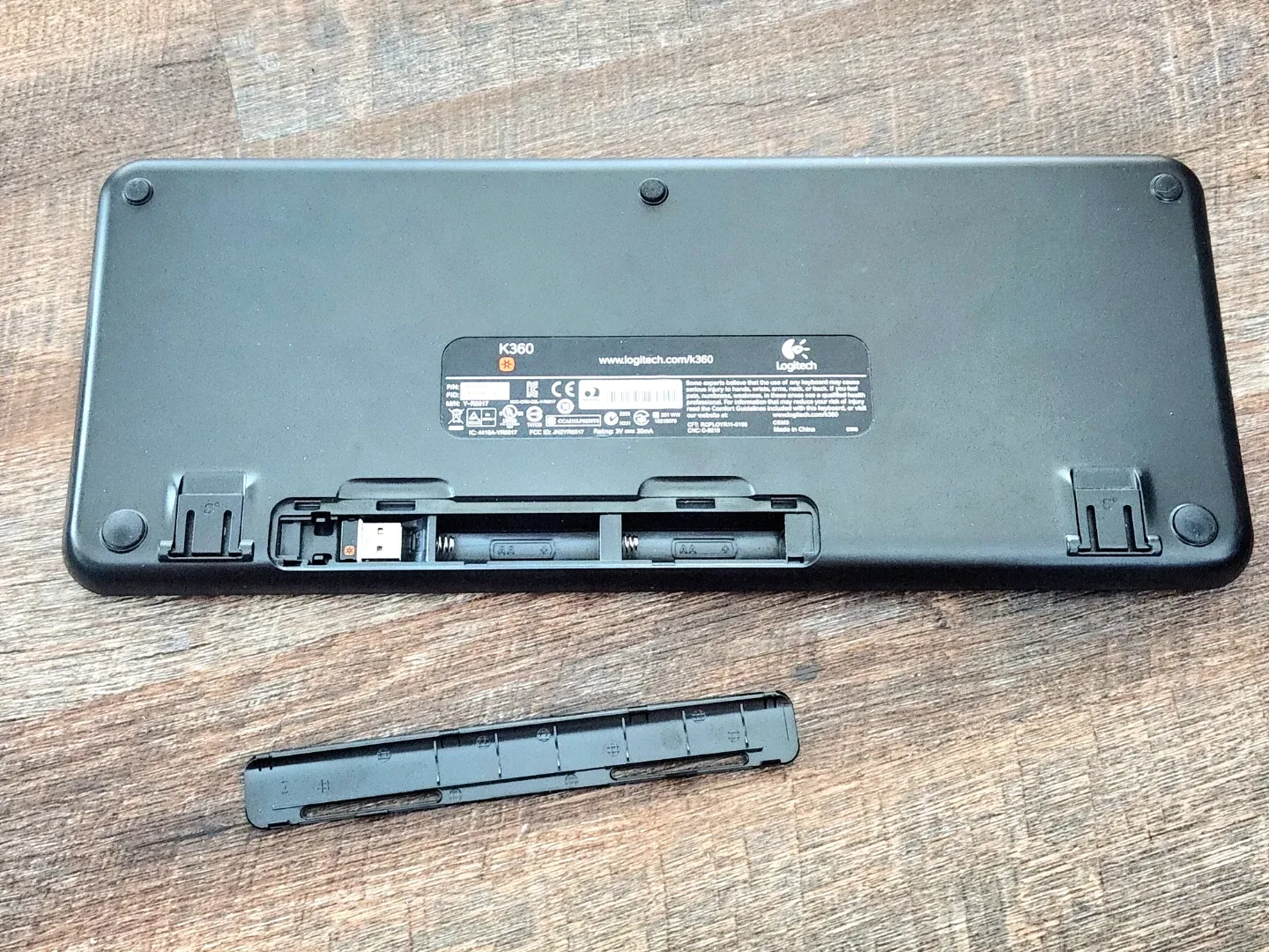 2 Logitech wireless keyboards -  K360 with Unify USB image indicator(8)