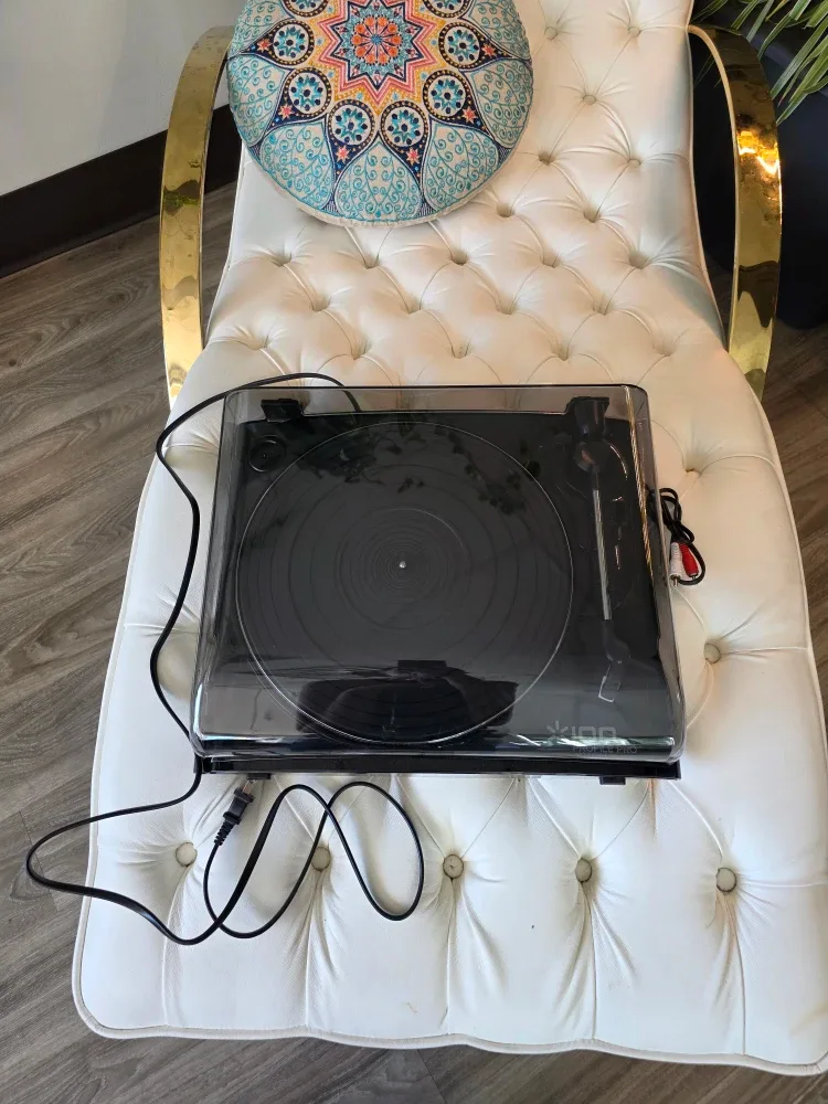 ION TTUSB10 Premium LP Conversion Turntable image indicator(2)