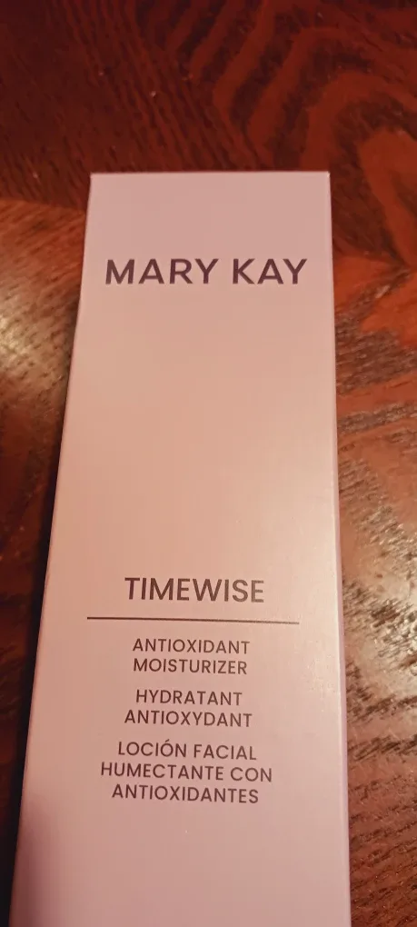 New!!  Mary Kay TimeWise Antioxidant Moisturizer image indicator(2)