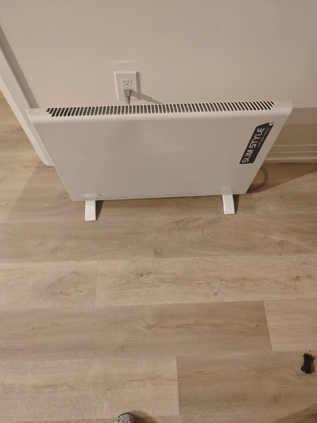 DeLonghi Slim Style Convector 1500W Heater