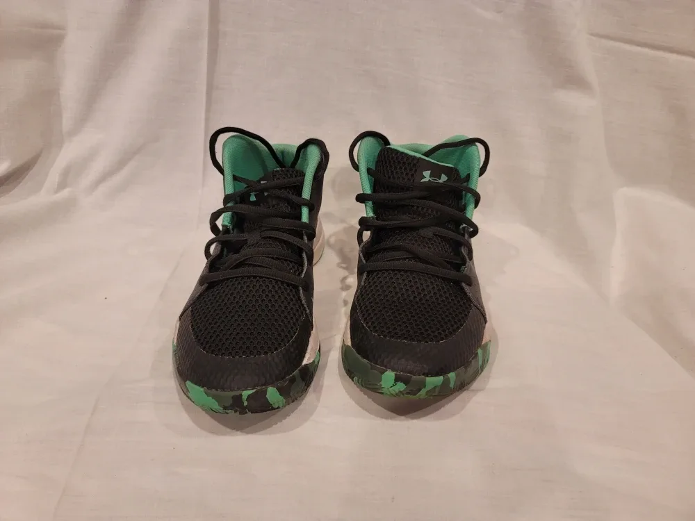 Under Armour Kids' Basketball Shoes, Size 6
