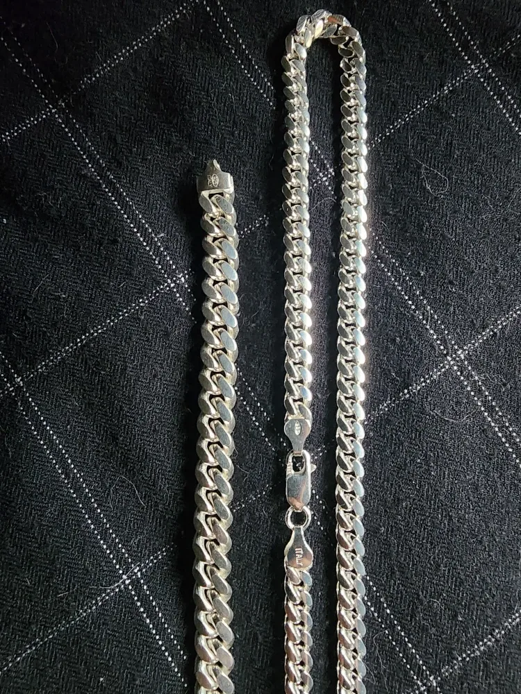 Silver Chains & Bracelet image indicator(7)