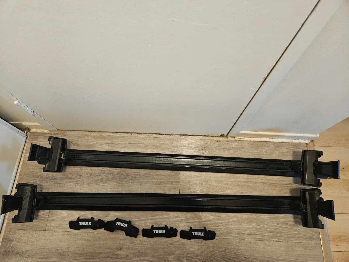 Thule Car Roof Rack - Black image indicator(3)