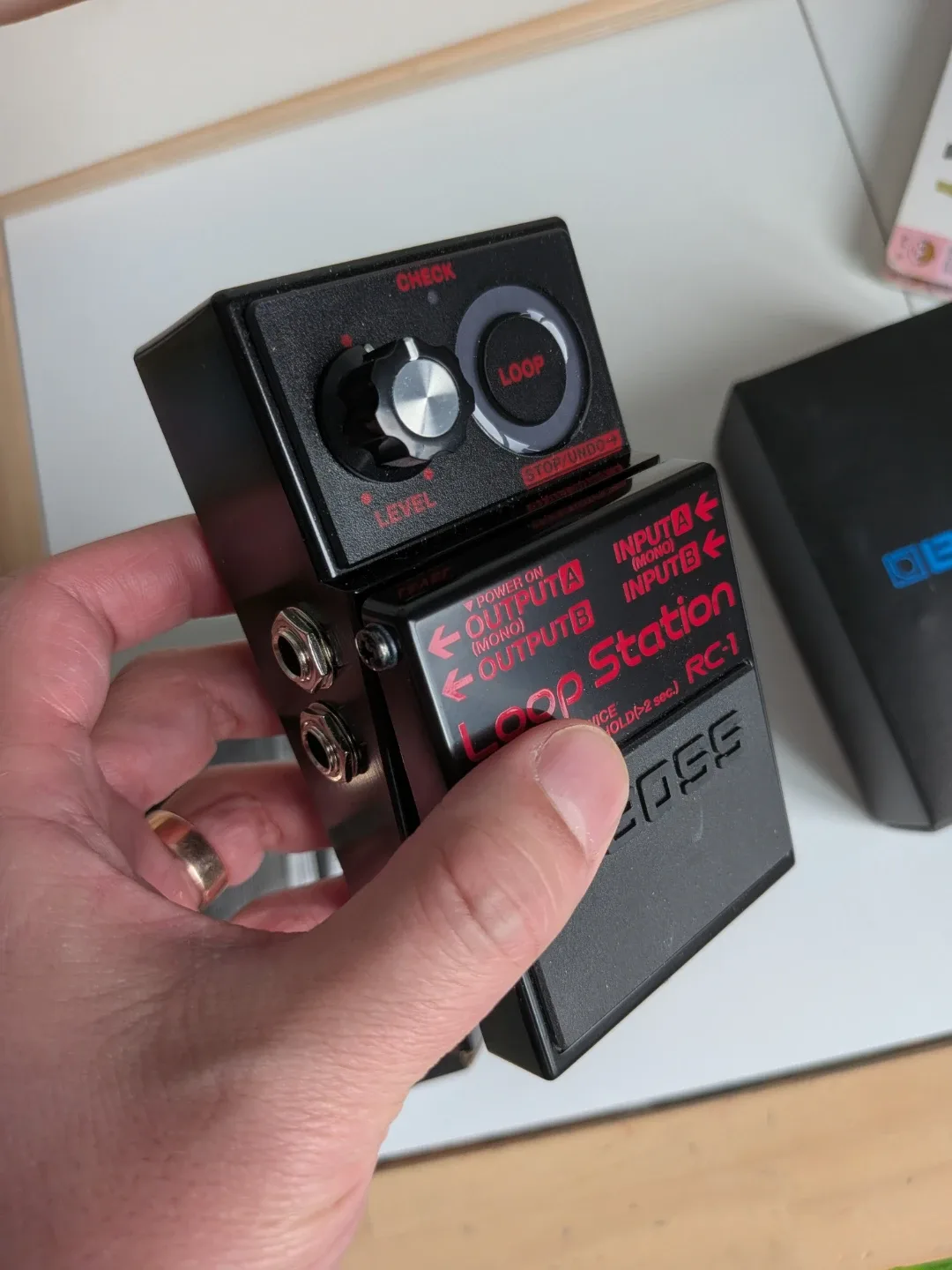 BOSS RC-1 Loop Station Guitar Effects Pedal - Like New! image indicator(4)