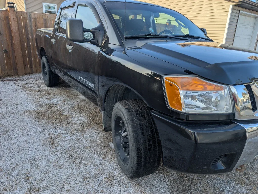 2010 Nissan titan