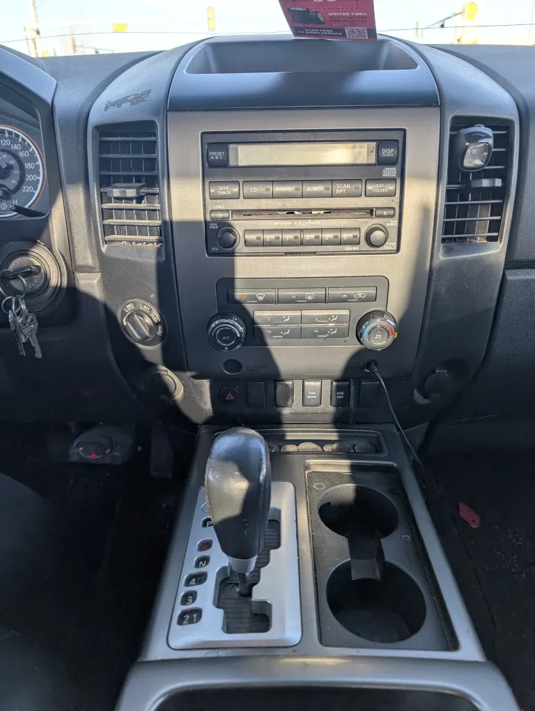 2010 Nissan titan image indicator(3)