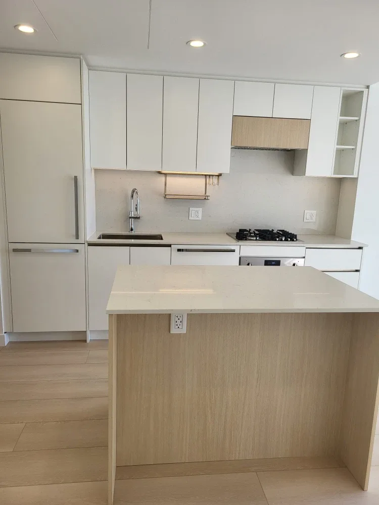 A brand new one bed with a Den  at king George station Surrey image indicator(8)