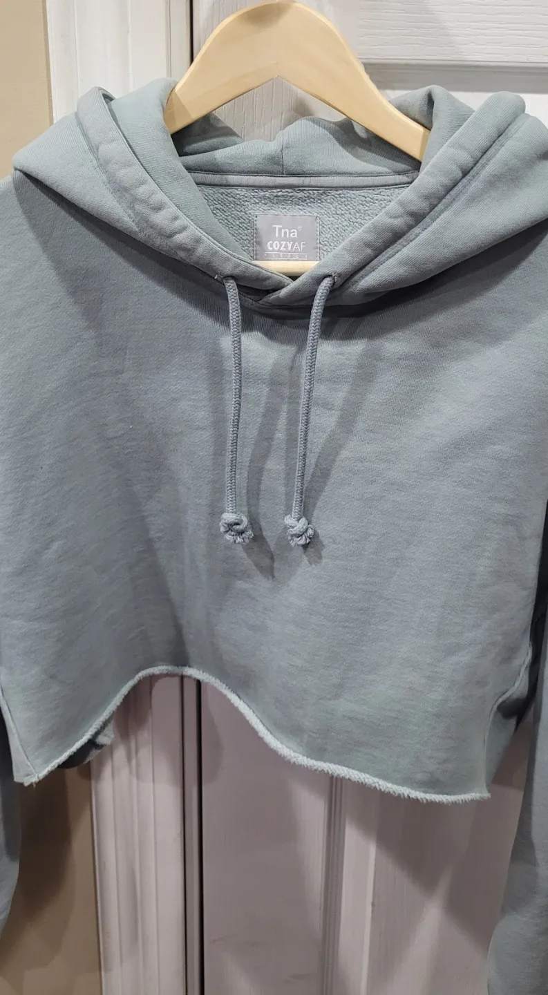 TNA Cozy AF Cropped Hoodie image indicator(3)