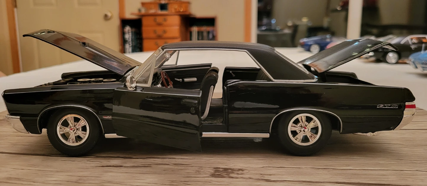 Black 1966 Pontiac GTO Diecast Model Car