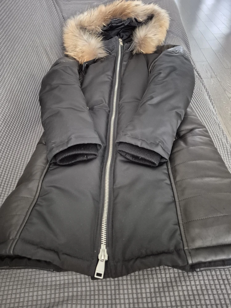 Danier Black Winter Coat - Size 3XS - photo 3