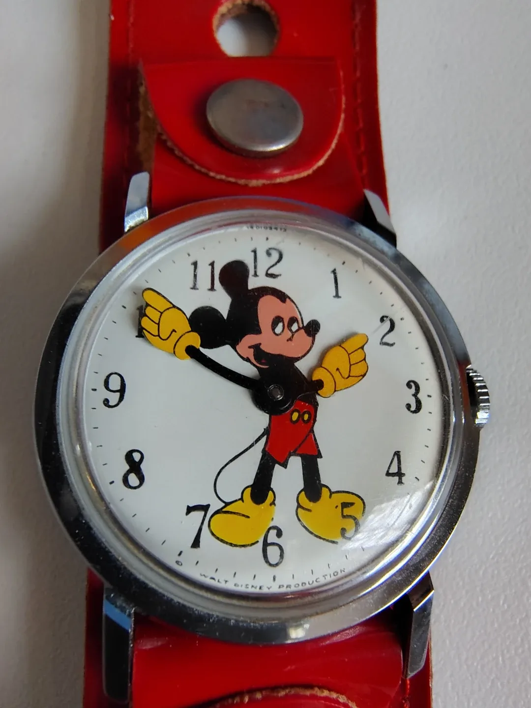 Vintage 1970s Mickey Mouse Wind-Up Watch image indicator(2)