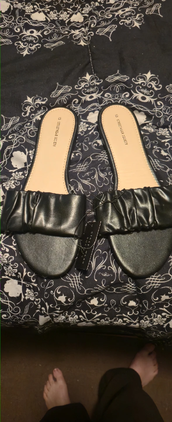 1D Streetwear Society Black Sandals - New with Tags