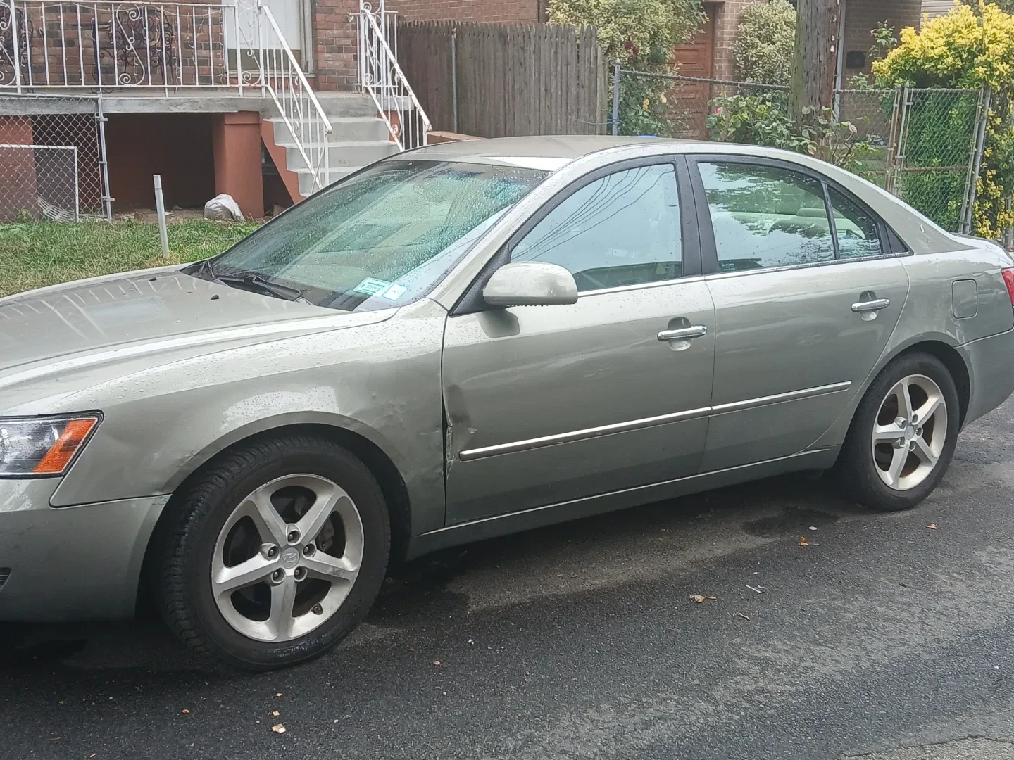 Hyundai Sonata - Sedan image indicator(9)