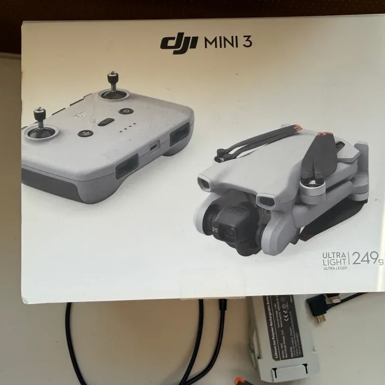 DJI Mini 3 Drone + Two Way Charging Hub- Like New!