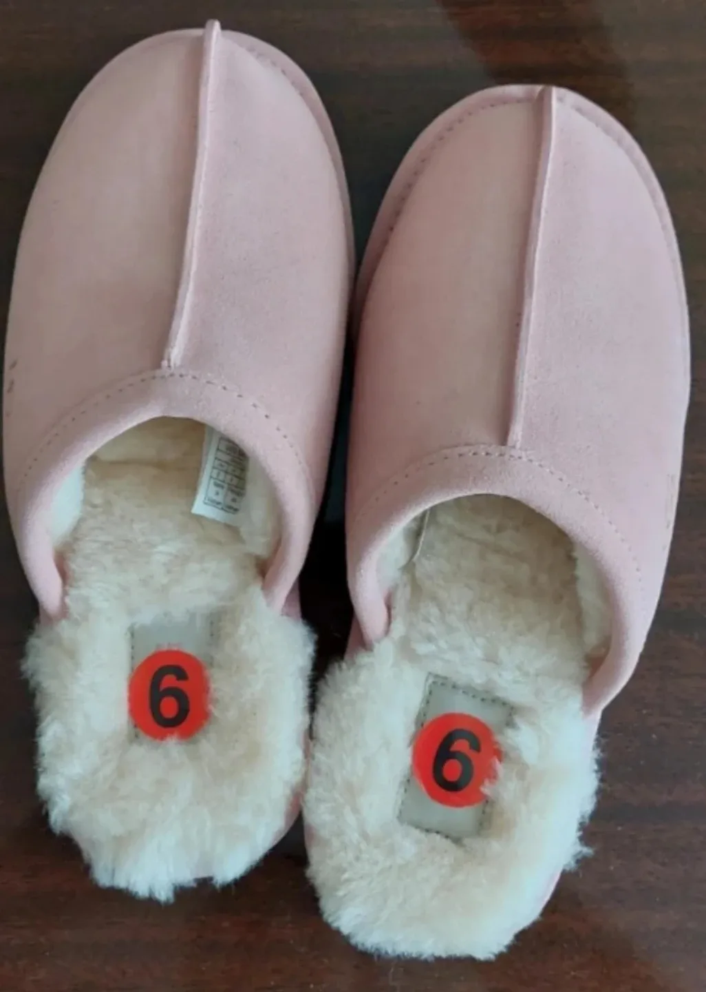 UGG Women's Slippers - Size 6