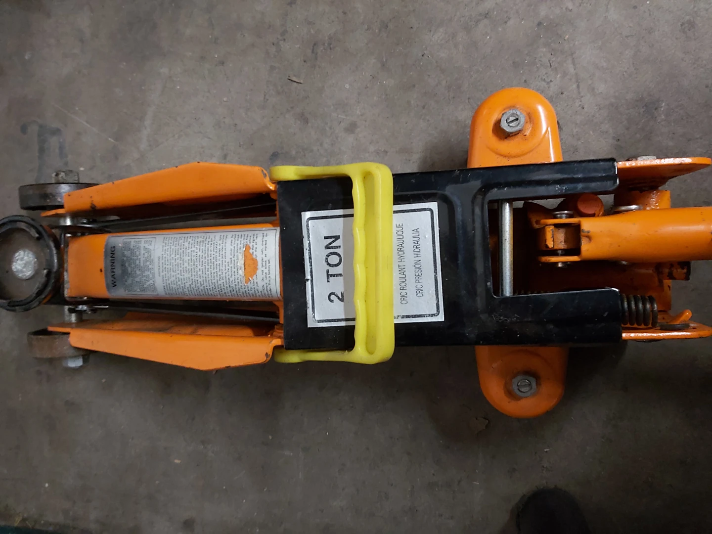 2 Ton Hydraulic Floor Jack - photo 3