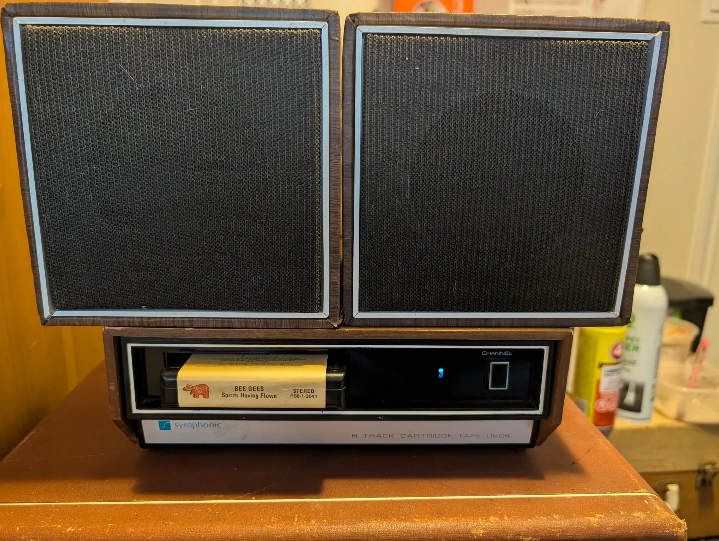 Symphonic 8 Track Cartridge Tape Deck with Speakers image indicator(4)