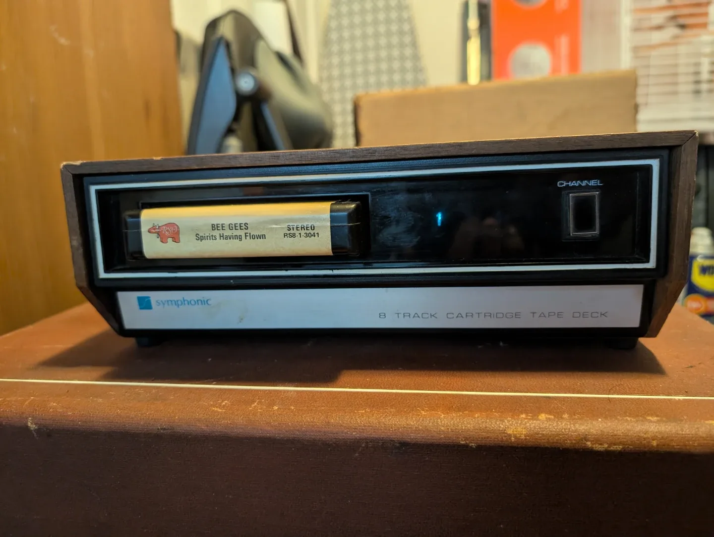 Symphonic 8 Track Cartridge Tape Deck with Speakers image indicator(8)