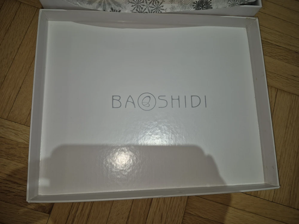 BAOSHIDI Scarf - Brand New in Box! - photo 4