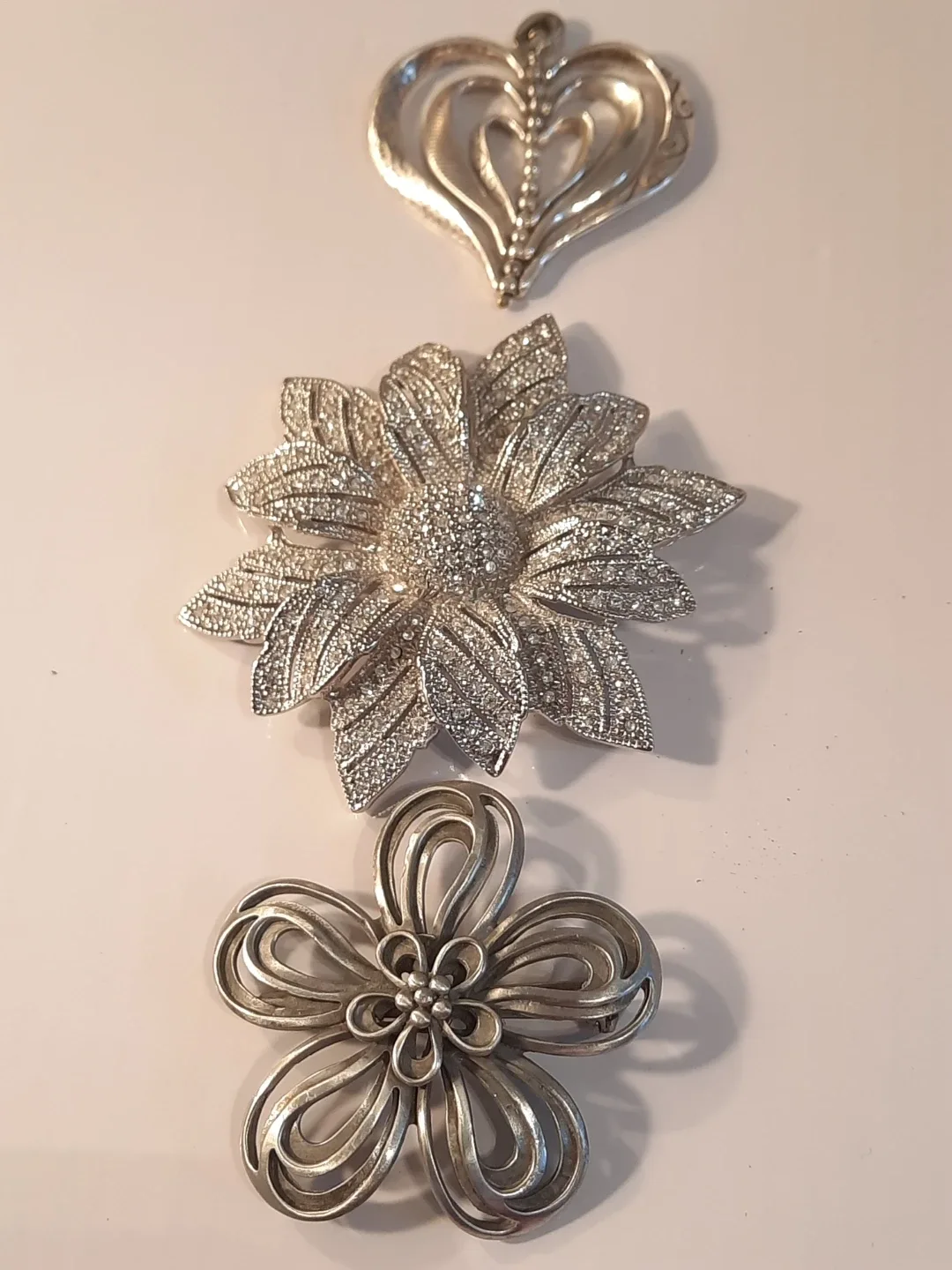 Vintage Ciro,Barkley and pewter brooch pensants - Set of 3 image indicator(7)