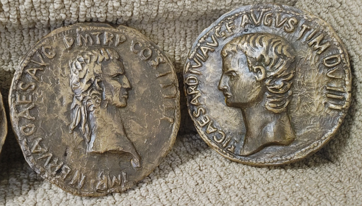 Roman Emperor Busts & Coins - Bronze Finish - photo 4