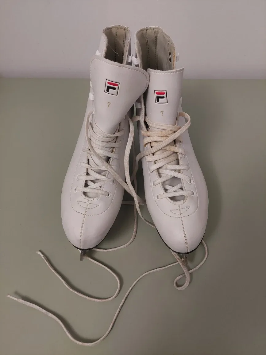 FILA Women's Ice Skates image indicator(3)