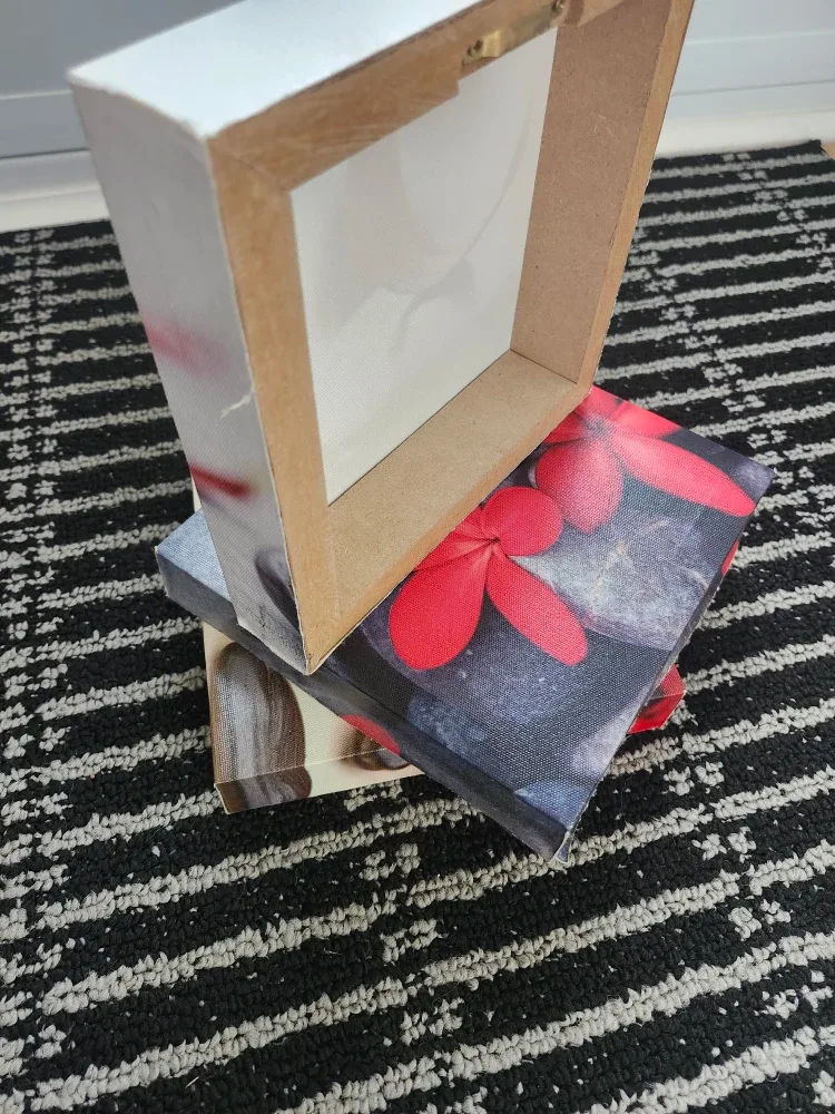 Set of 3 Flower Canvas Prints image indicator(5)