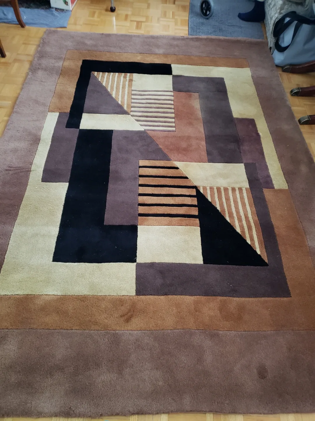 Geometric Pattern Area Rug