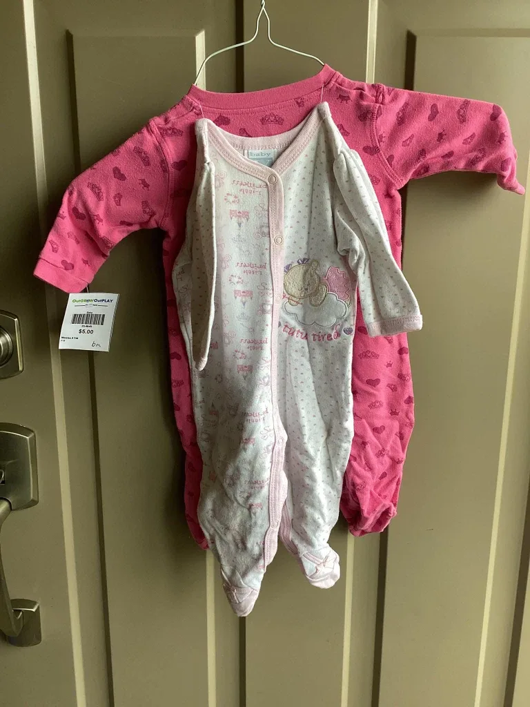 Girls sz 6 months onesies $3 each image indicator(2)