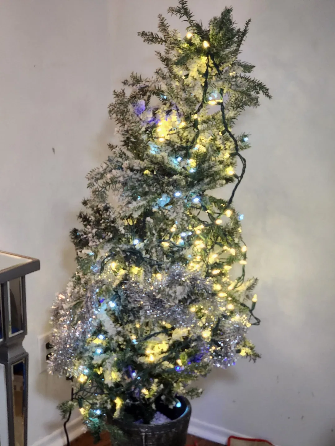 Pre-lit Christmas Tree with Stand image indicator(4)