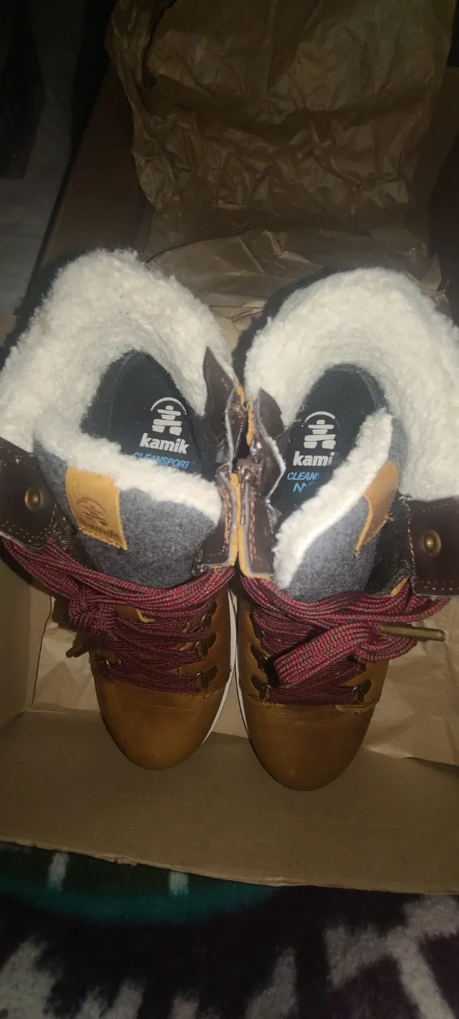 Kamik womans Brown Leather Boots image indicator(4)