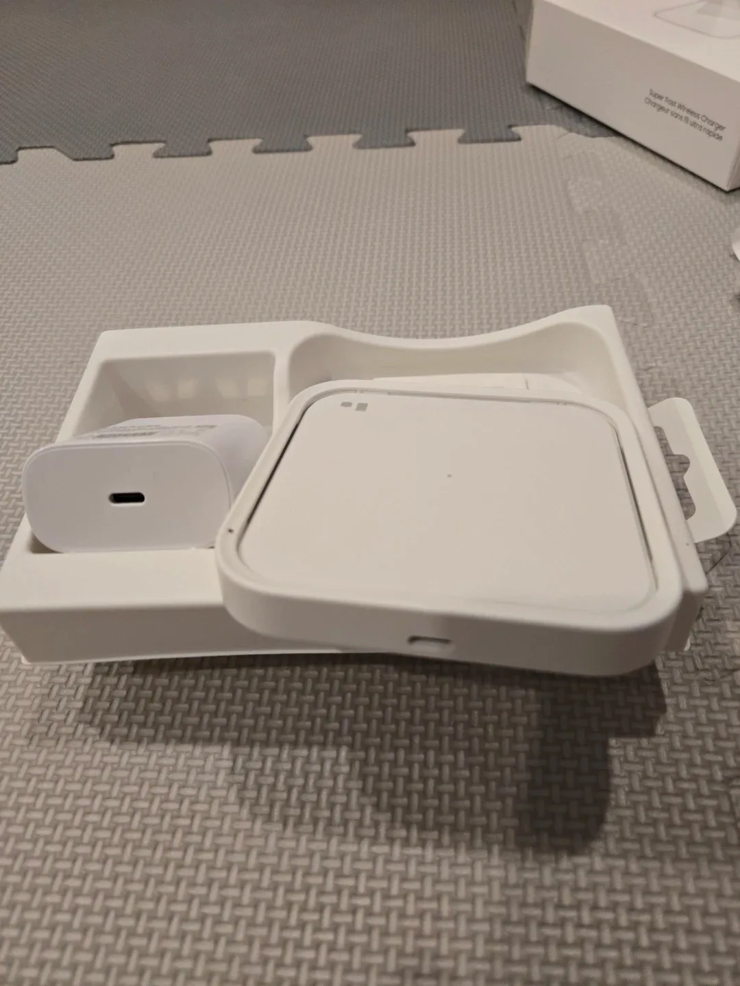 Samsung Wireless Charger Single (EP-P2400) image indicator(4)