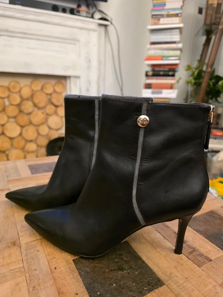 Nine West Black Leather Heeled Booties - Size 7.5