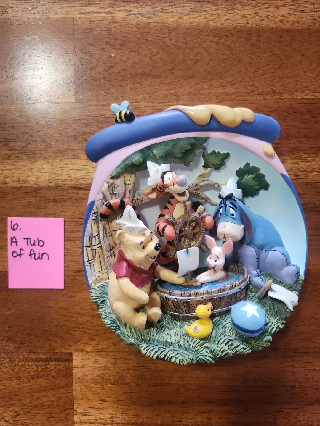 Winnie the Pooh & Friends Porcelain Wall Decor image indicator(6)