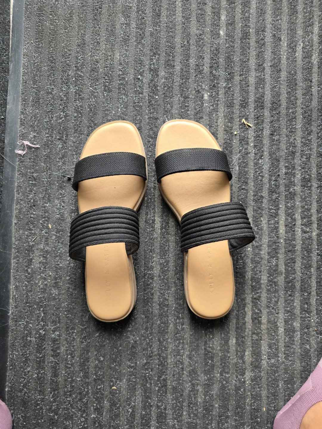 Kelly & Katie Black Sandals - Size 8M