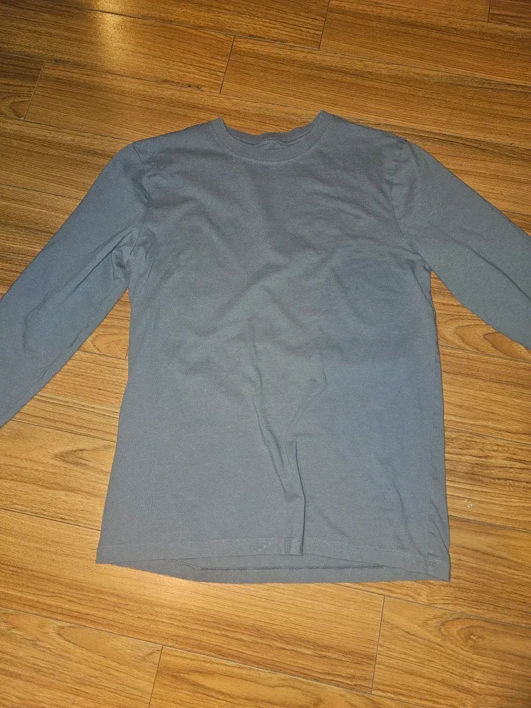 GAP Everyday Soft Long Sleeve Crew - Size S