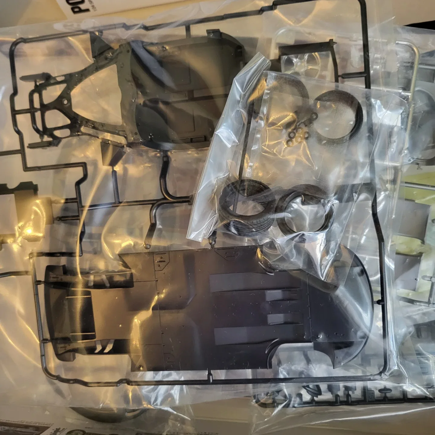 Tamiya Porsche Carrera GT 1/24 Scale Model Kit - New in Box! image indicator(7)