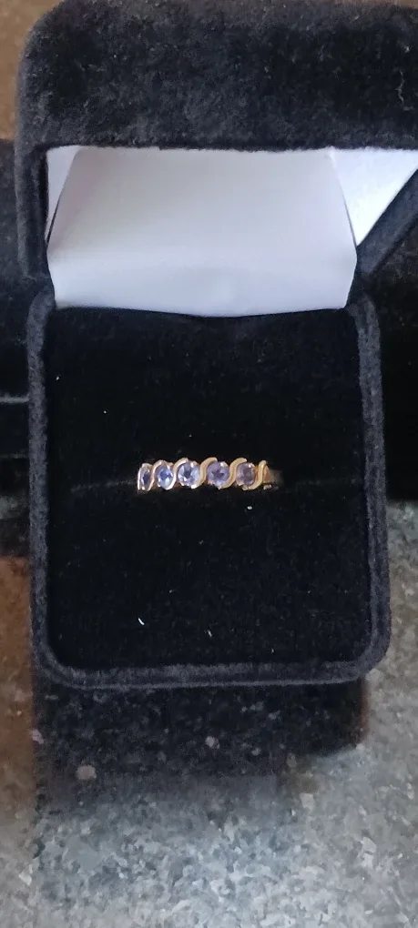 10k Gold Ring with Tanzinite Stones image indicator(2)