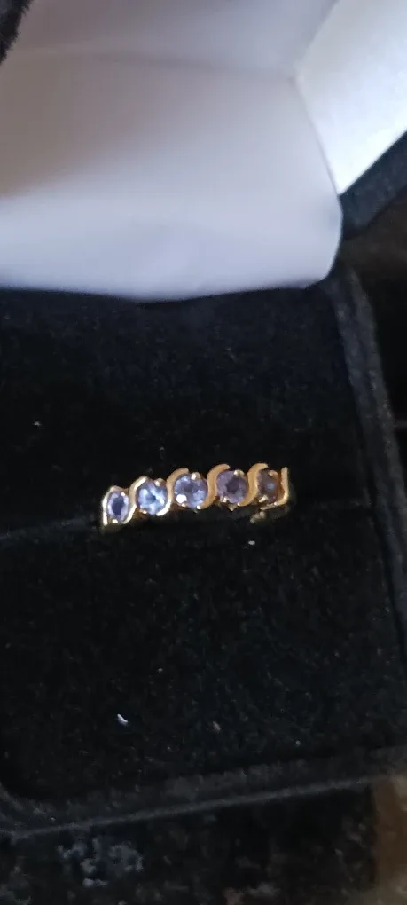 10k Gold Ring with Tanzinite Stones image indicator(3)