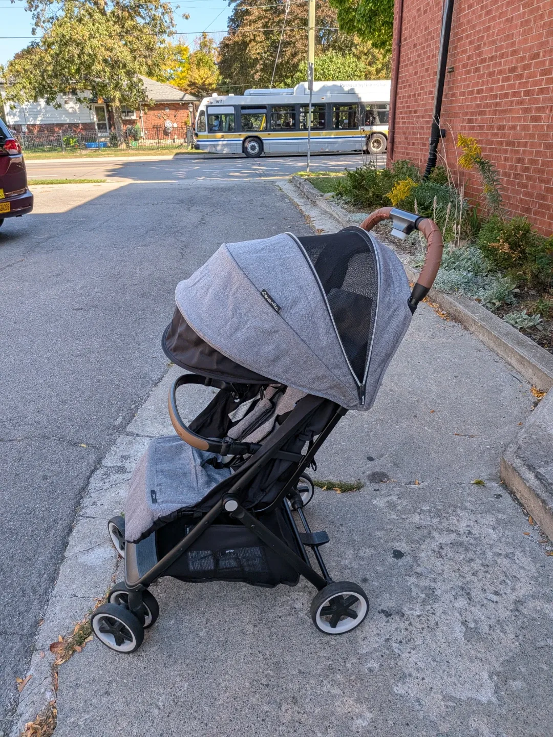 Evenflo Otto Lightweight Travel Stroller – Gold image indicator(3)