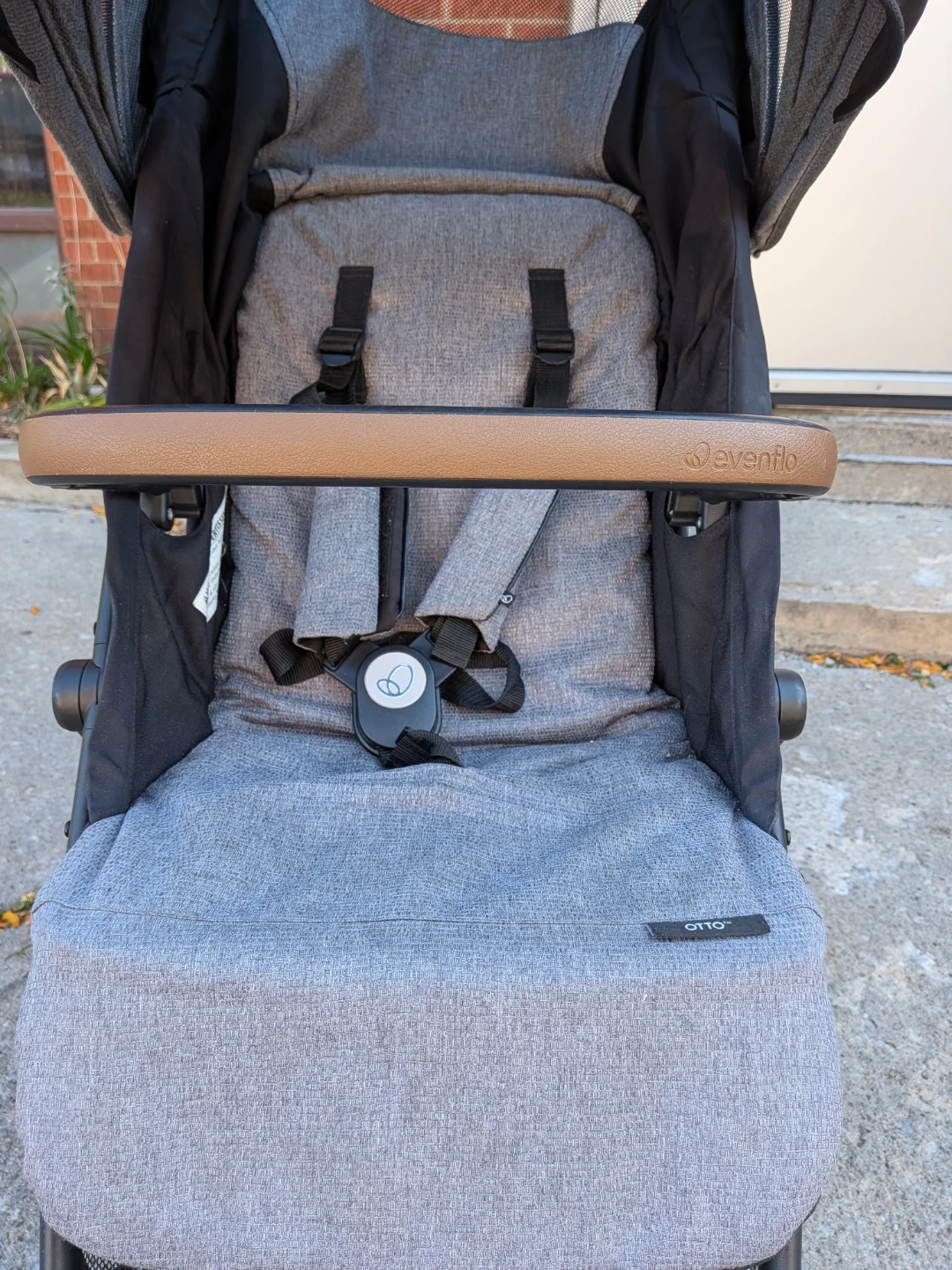 Evenflo Otto Lightweight Travel Stroller – Gold - photo 4