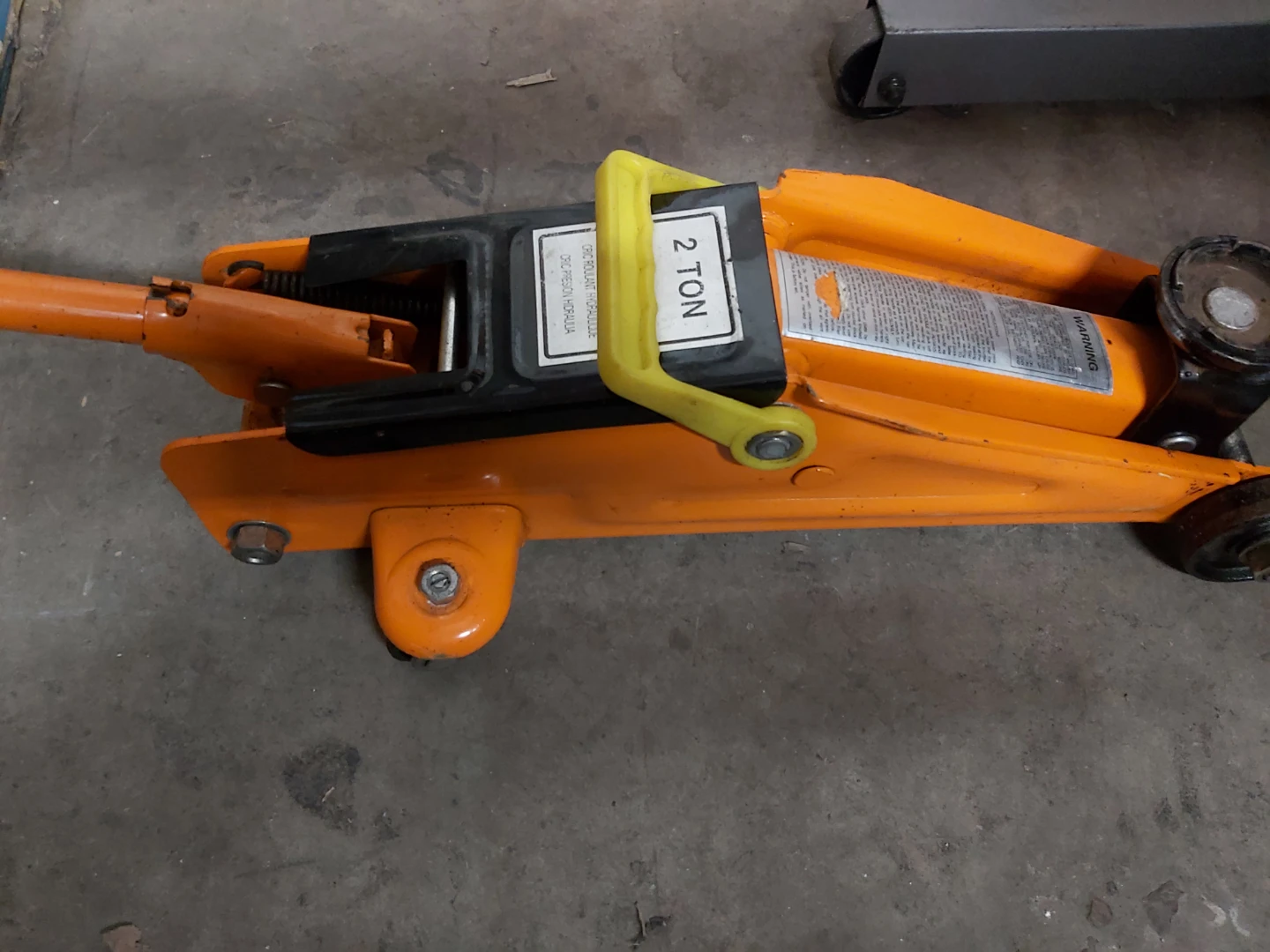 2 Ton Hydraulic Floor Jack - photo 5