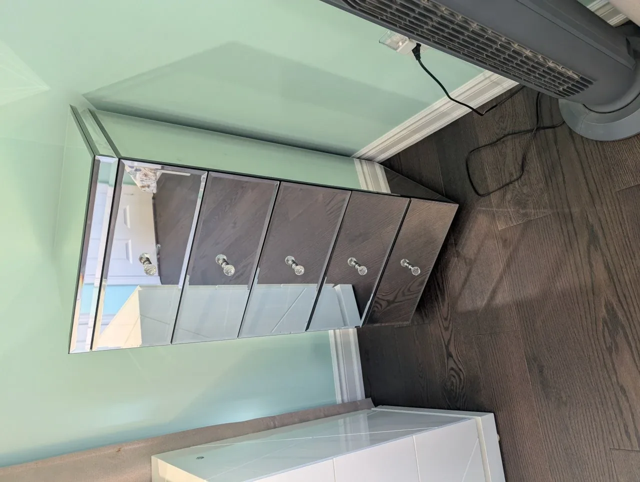 Mirrored 5-Drawer Chest image indicator(3)