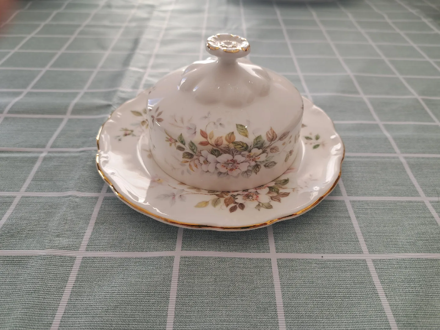 Vintage Royal Albert Bone China Floral Dinnerware Set image indicator(10)